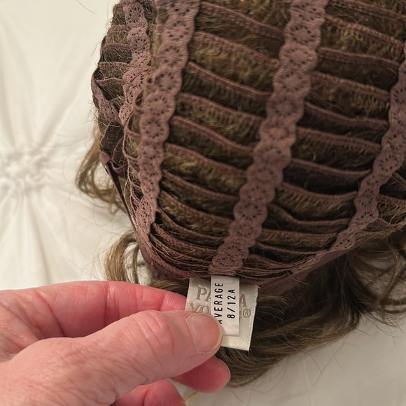 Paula Young  Alex Brand -New Wig. Pecan Delight 8-12A. Average cap size. - Picture 8 of 9
